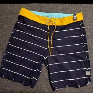Reef Board Shorts, Above-Knee, Size 34